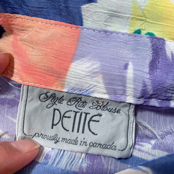 Short Sleeve Floral Blouse - Picture 5 of 7